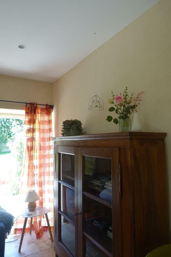 Gite Des Quatre Chemins La Vineuse Exterior foto